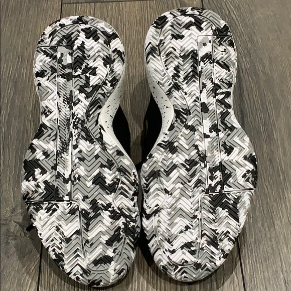 Adidas running basketball shoes - Picture 4 of 6